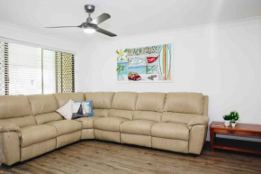 Perfect Location 4Brm Home Warana - 200m to Beach